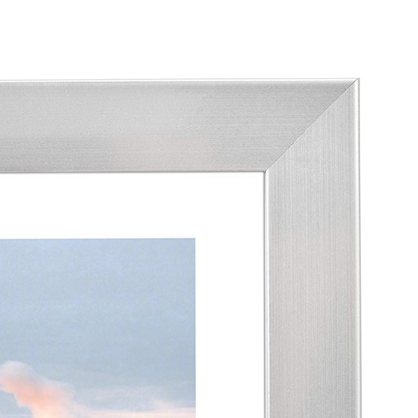 High-Quality Silver Foil Finish on MDF Frame Molding Detail